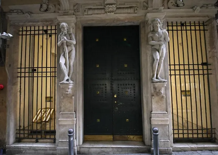 Nik Rooms