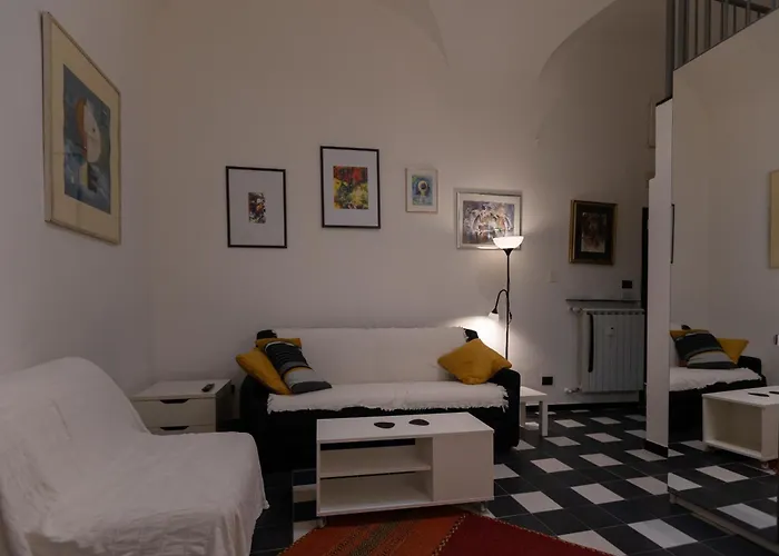 Nik Rooms